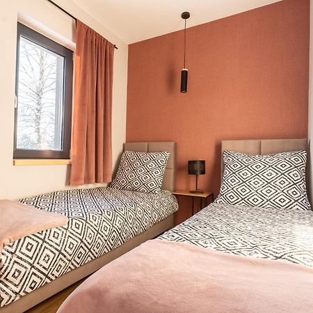 Zielona Zaba Hotel Derc Exterior foto